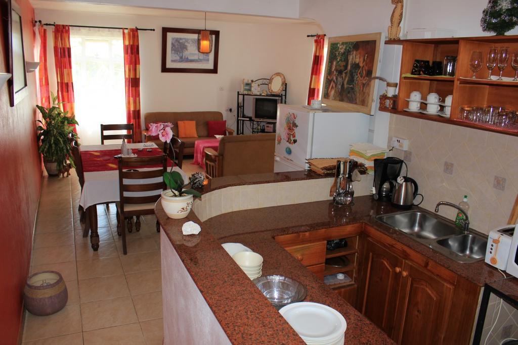 Flo Villa